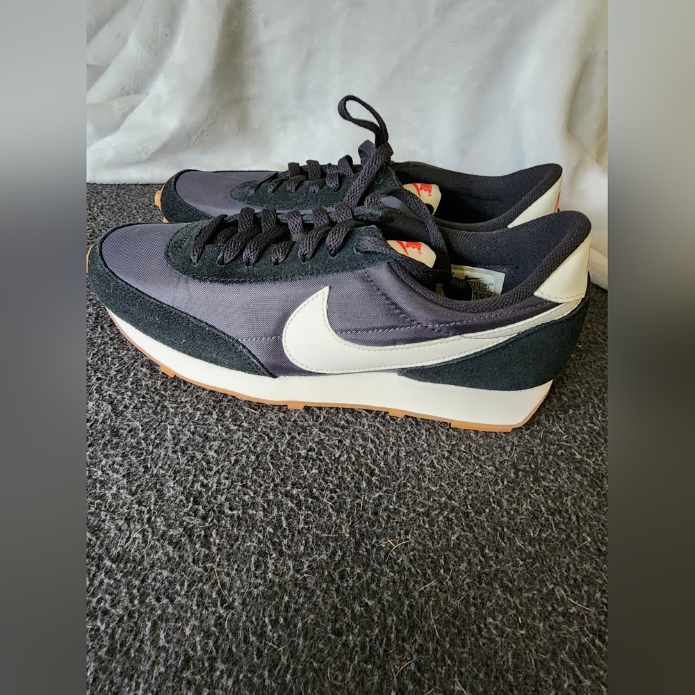New Nike Daybreak Sneakers
